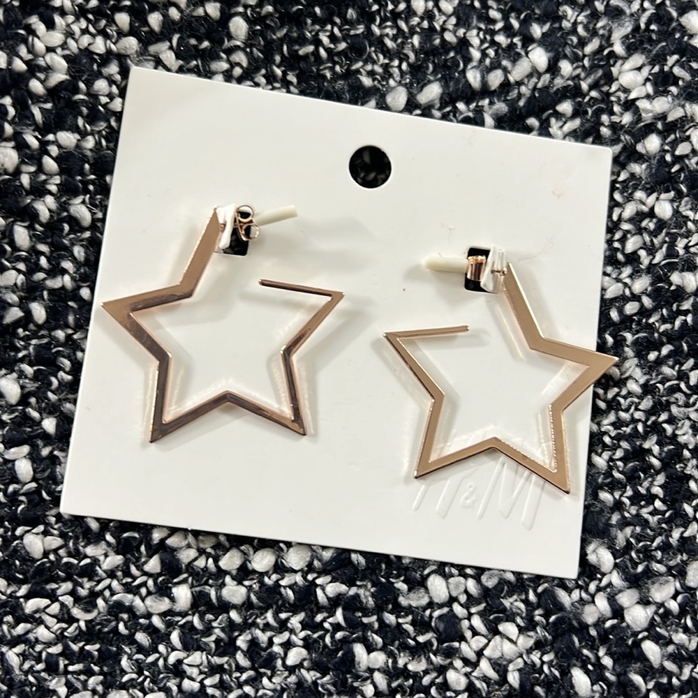 New Rose gold star earrings - shipped fast - Picture 1 of 2